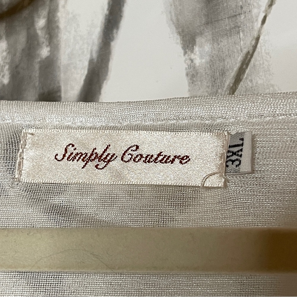 Simply Couture Winter White Elegant Embroidered Lace 3X P2P: 25.5” Length: 32” - Picture 7 of 9